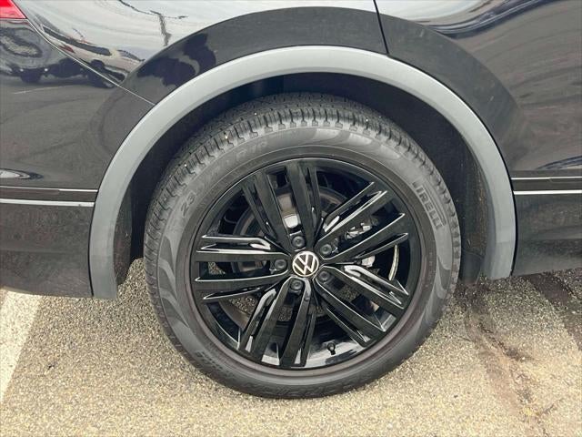 2022 Volkswagen Tiguan SE R-Line Black
