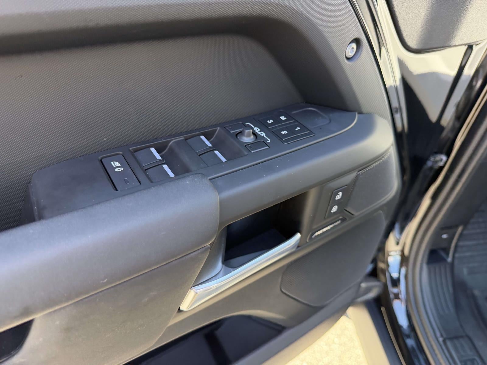 2025 Land Rover Defender S