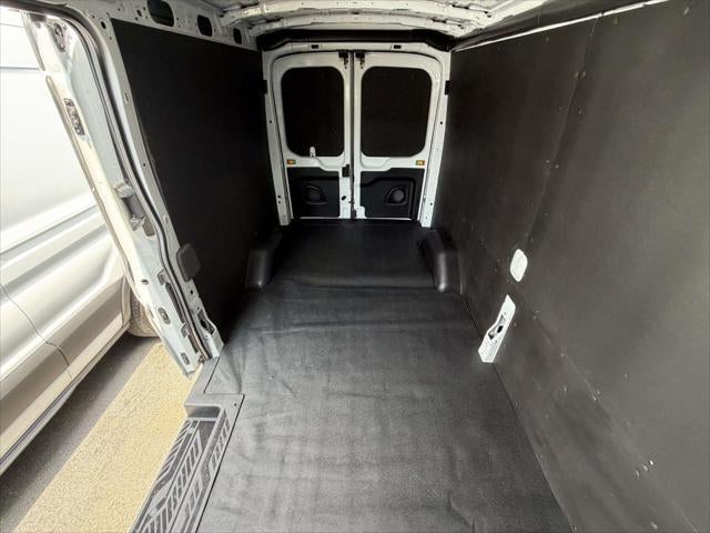 2024 Ford Transit Cargo Van T-250 148" Med Rf 9070 GVWR AWD