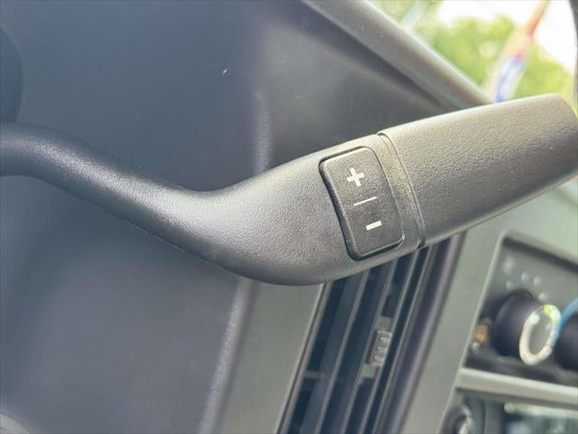 2025 Chevrolet Express Passenger 1LT