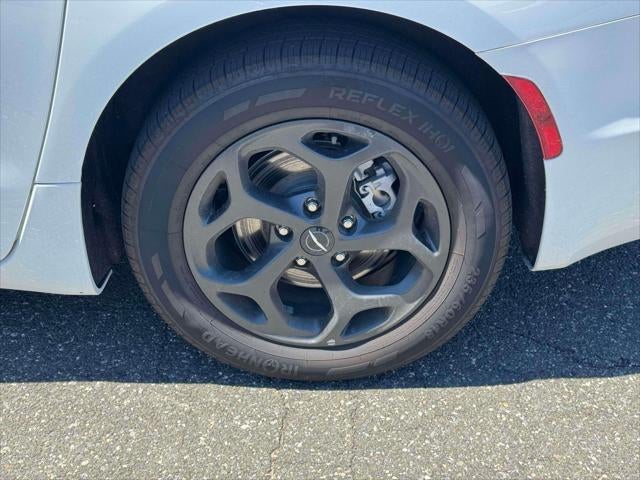 2024 Chrysler Pacifica Hybrid S Appearance Pkg