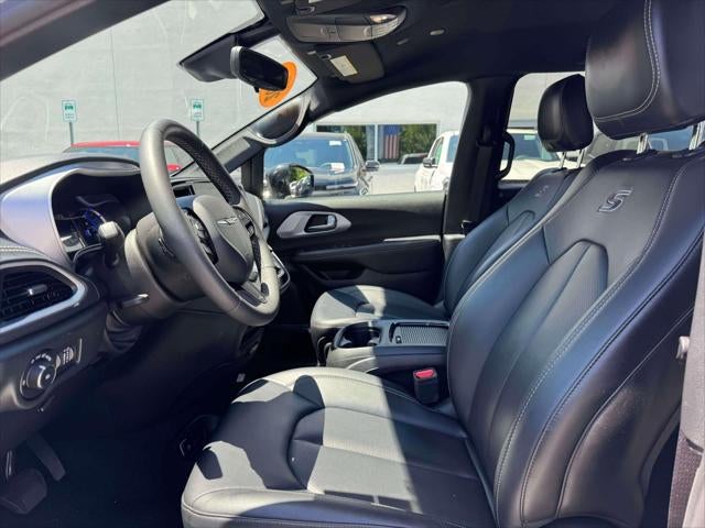 2024 Chrysler Pacifica Hybrid S Appearance Pkg