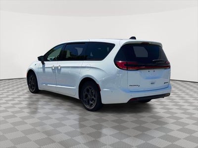 2024 Chrysler Pacifica Hybrid S Appearance Pkg