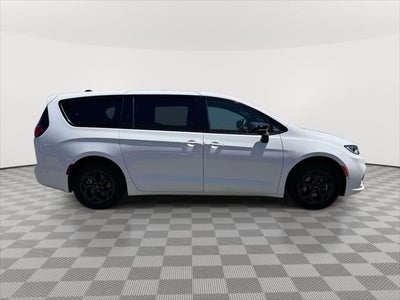 2024 Chrysler Pacifica Hybrid S Appearance Pkg