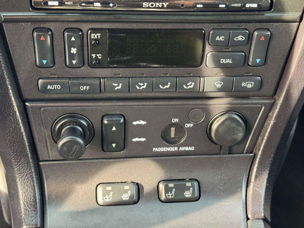 2004 Ford Thunderbird Base