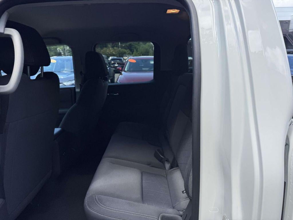 2025 Nissan Frontier Crew Cab SV 4x2