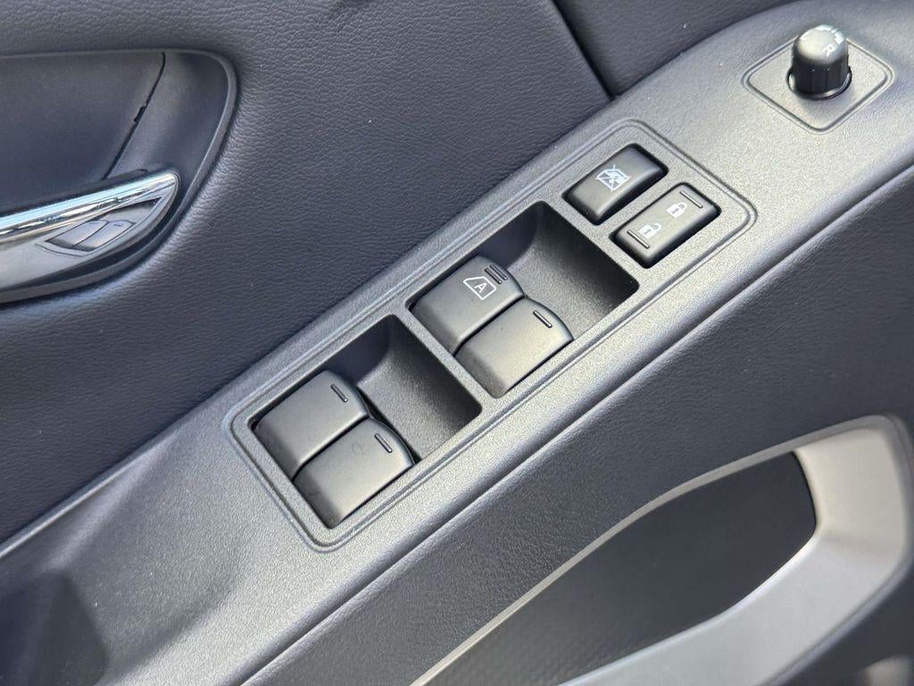 2025 Nissan Frontier Crew Cab SV 4x2
