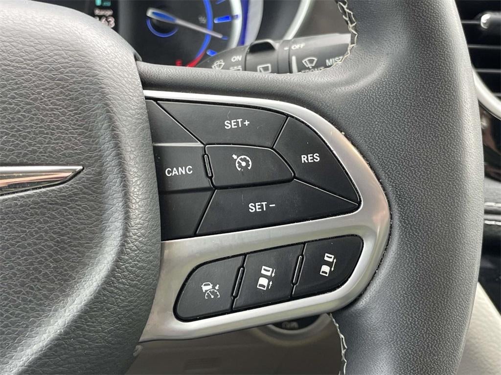 2022 Chrysler Pacifica Hybrid Touring L