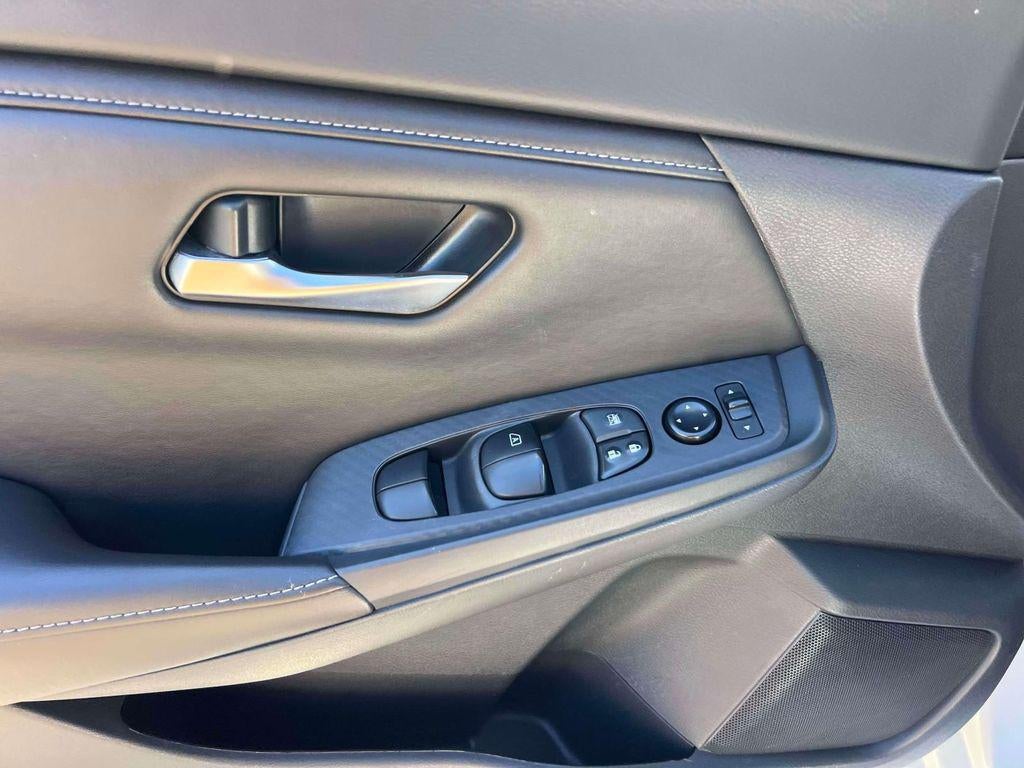 2023 Nissan Sentra SV Xtronic CVT