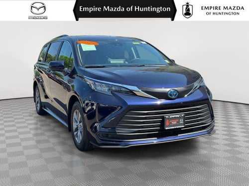 2024 Toyota Sienna LE