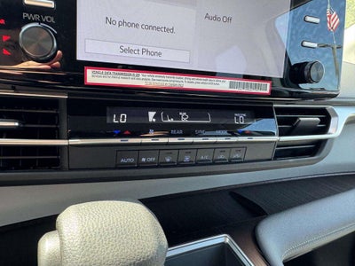 2024 Toyota Sienna LE