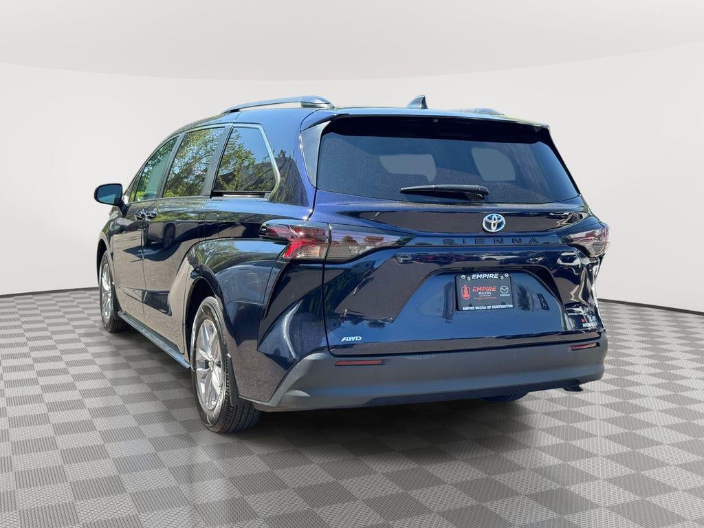 2024 Toyota Sienna LE