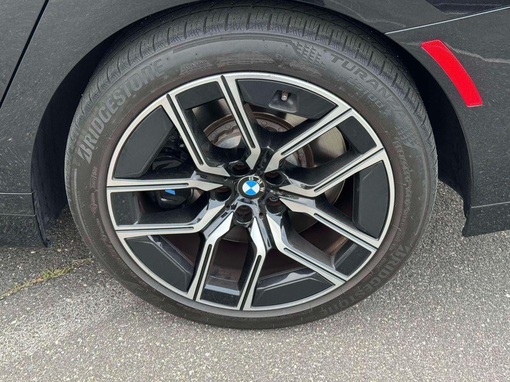 2023 BMW 7 Series 760i xDrive